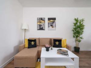 Warsaw Flat on Pereca