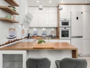 Warsaw Flat with City Views