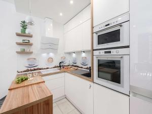Warsaw Flat with City Views