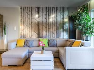 Charming Coastal Cottage 200m from Beach