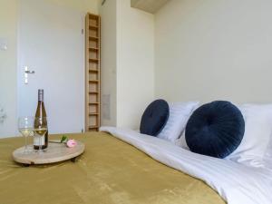 Charming Coastal Cottage 200m from Beach