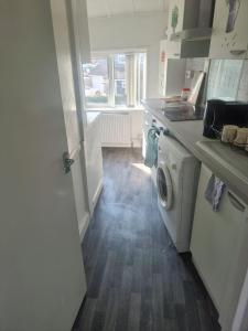 Grange House 1 Bedroom for 3,4, Train Station FREE Parking