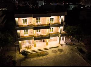 Reis Luxury Residence