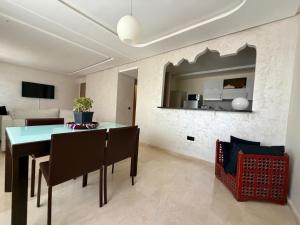 Appartement chic - 2 suites - terrasse - 2 piscines