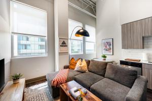 Downtown Mich Ave gym plus rooftop #10