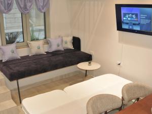 Fleeville Zhan Apartment 7