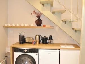 Fleeville Zhan Apartment 7