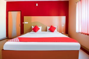 Hotel Samar Palace Near Sodala Vivek Vihar Metro Station