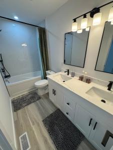 Stylish New Home Near Downtown & Highway