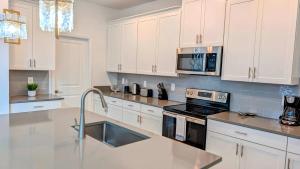 8955-Luxury 5BR Home at Champions Gate Resort