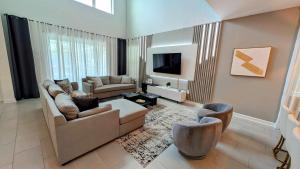 8955-Luxury 5BR Home at Champions Gate Resort