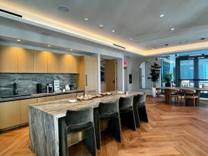 Brand New Downtown Miami Studio with Rooftop Pool