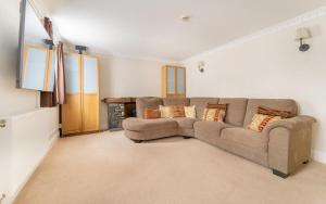 7 Bed in Ambleside oc-lr053