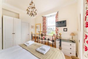 7 Bed in Ambleside oc-lr053