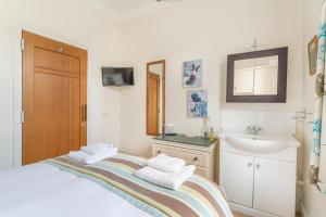 7 Bed in Ambleside oc-lr053