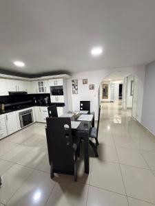 Casa amplia-4habitaciones-cerca al metro y estadio