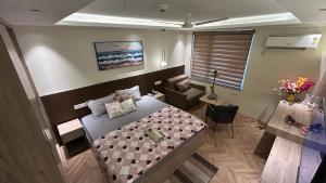 Bee Home Stay