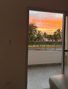 Oceanfront Luxury with Pool 6 Min to Beach,Airport