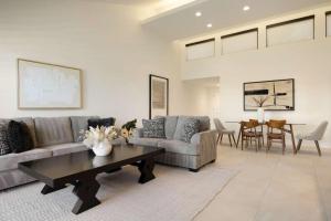 A Palm Desert Dream w Golf Course View
