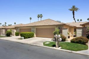 A Palm Desert Dream w Golf Course View