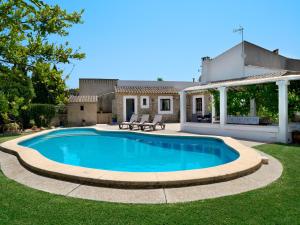 Hillside Villa with Pool for 5