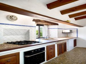 Hillside Villa with Pool for 5