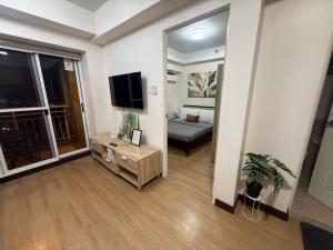 Celandine 1BR near Cloverleaf
