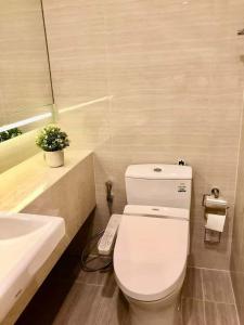 Low rise Condo BTS PhromPhong EMTower Cafe&7-11