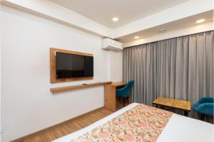 The Kalash by Lawrence hotels
