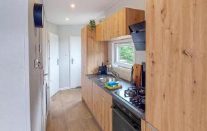 2 Bedroom Cozy Home In Oude Pekela