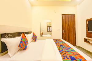 FabHotel Green Lotus