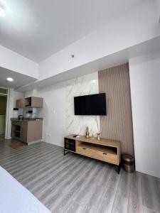 Cozy Condo with Netflix, Wi-Fi, Pool & Gym