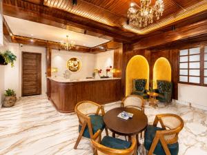 Ark Inn - Hotel and Banquet