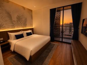 One Studio Suite by PSH