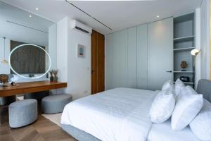 Modern Bali Villa with Private Pool Walk to Beach