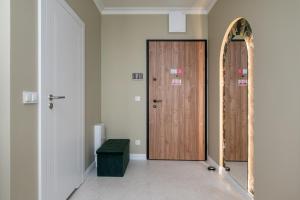 Chmielna Signature Apartment by BookingHost