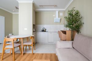 Chmielna Signature Apartment by BookingHost