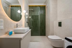Chmielna Signature Apartment by BookingHost