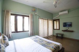 FabHotel Lakeview Residency