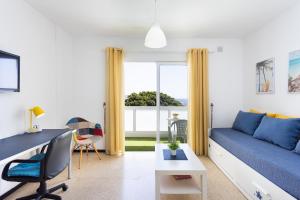 Home2Book Sea View Studio & Pool, Caletillas