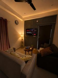 The zenvy house Near kashi vishwanath and railway station