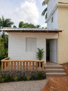 Xamanai B&M Family House