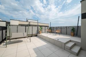 Łopuszańska Modern Studio with Balcony