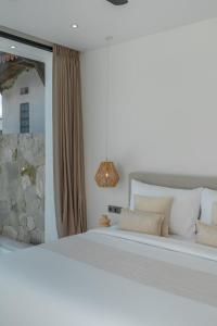 Villa Ara - Tropical 1BR Oasis with Private Pool & Beach Access