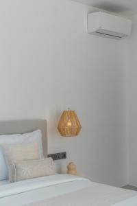 Villa Ara - Tropical 1BR Oasis with Private Pool & Beach Access