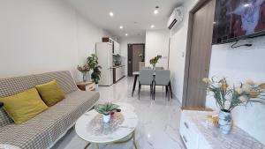 Chung Home 2Bedroom Apartment at Vinhomes Grand Park