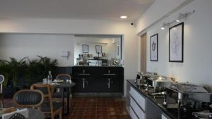 Hotel Comfort N Stay 1RK