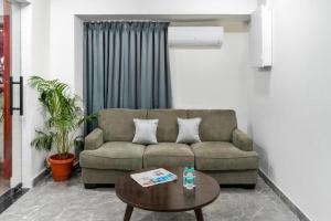 Hotel Comfort N Stay 1RK