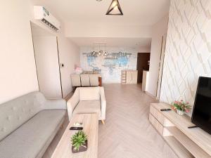 Central Saigon Residence Apartment with Free Pool