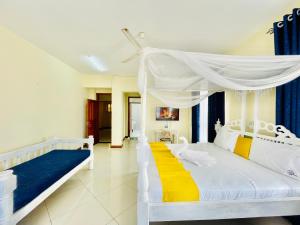 Elnas Nyali - Work & Unwind - Pool, Sea Views, AC & Fast Wi-Fi